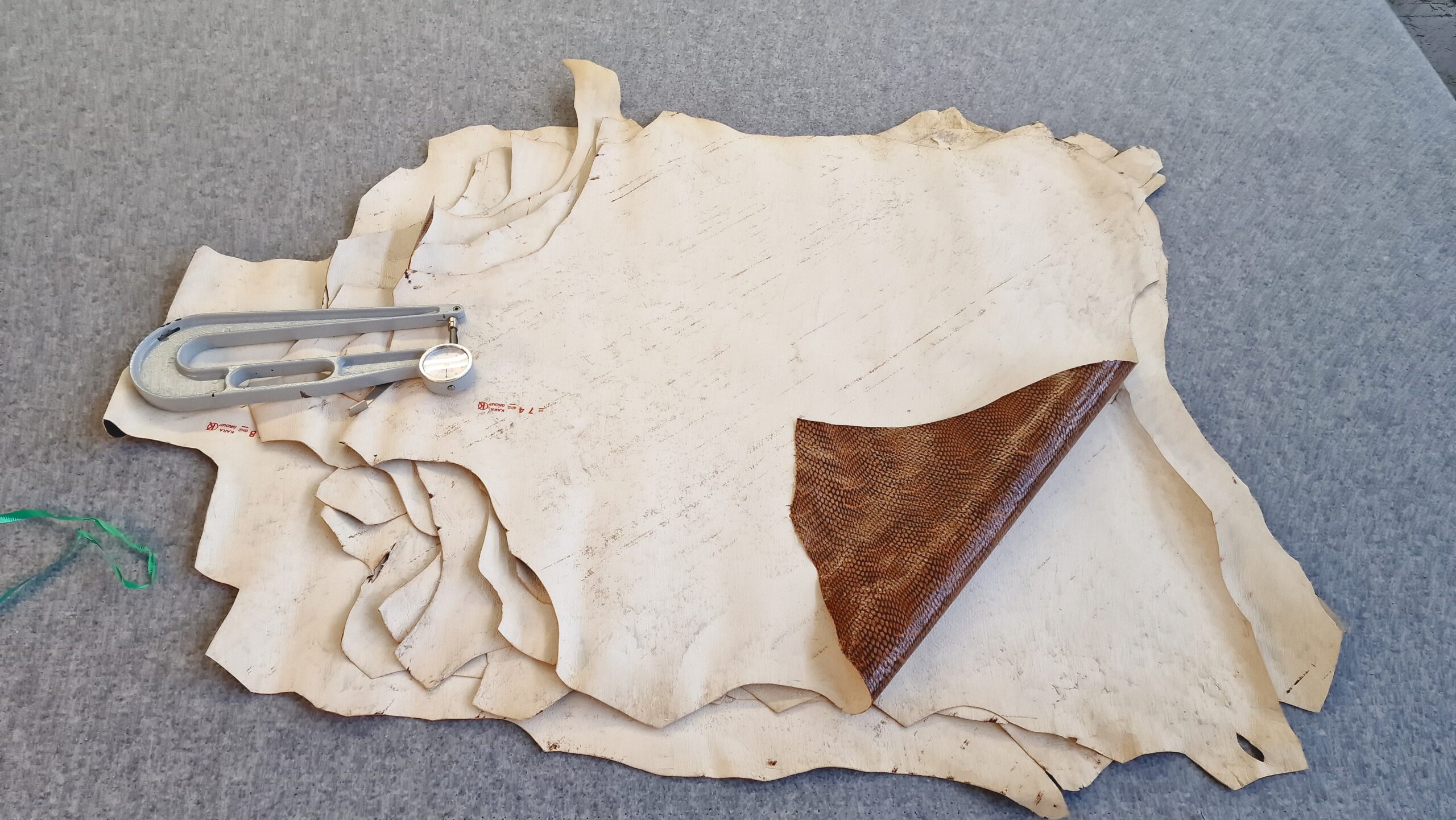 cobra imitation embossed leather , stock lot sale discount - Image 2