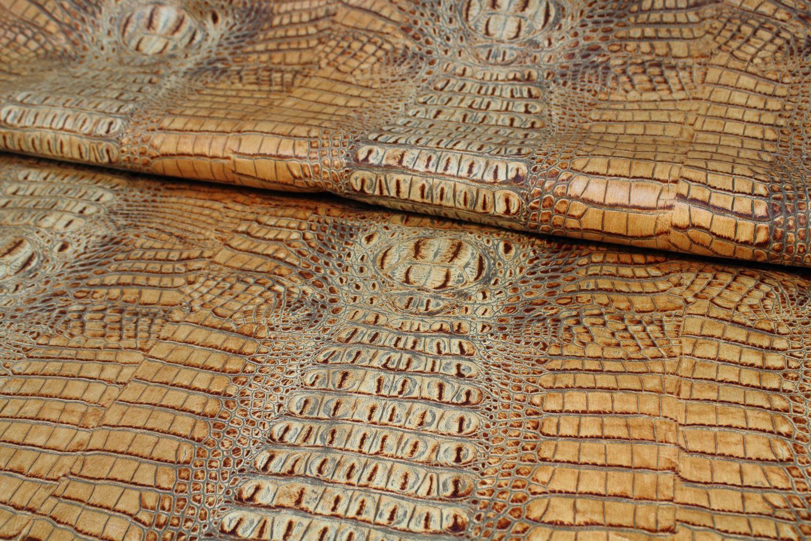 Cocco Frank alligator imitation embossed on calf leather color roccia seppia Cocco Enny style