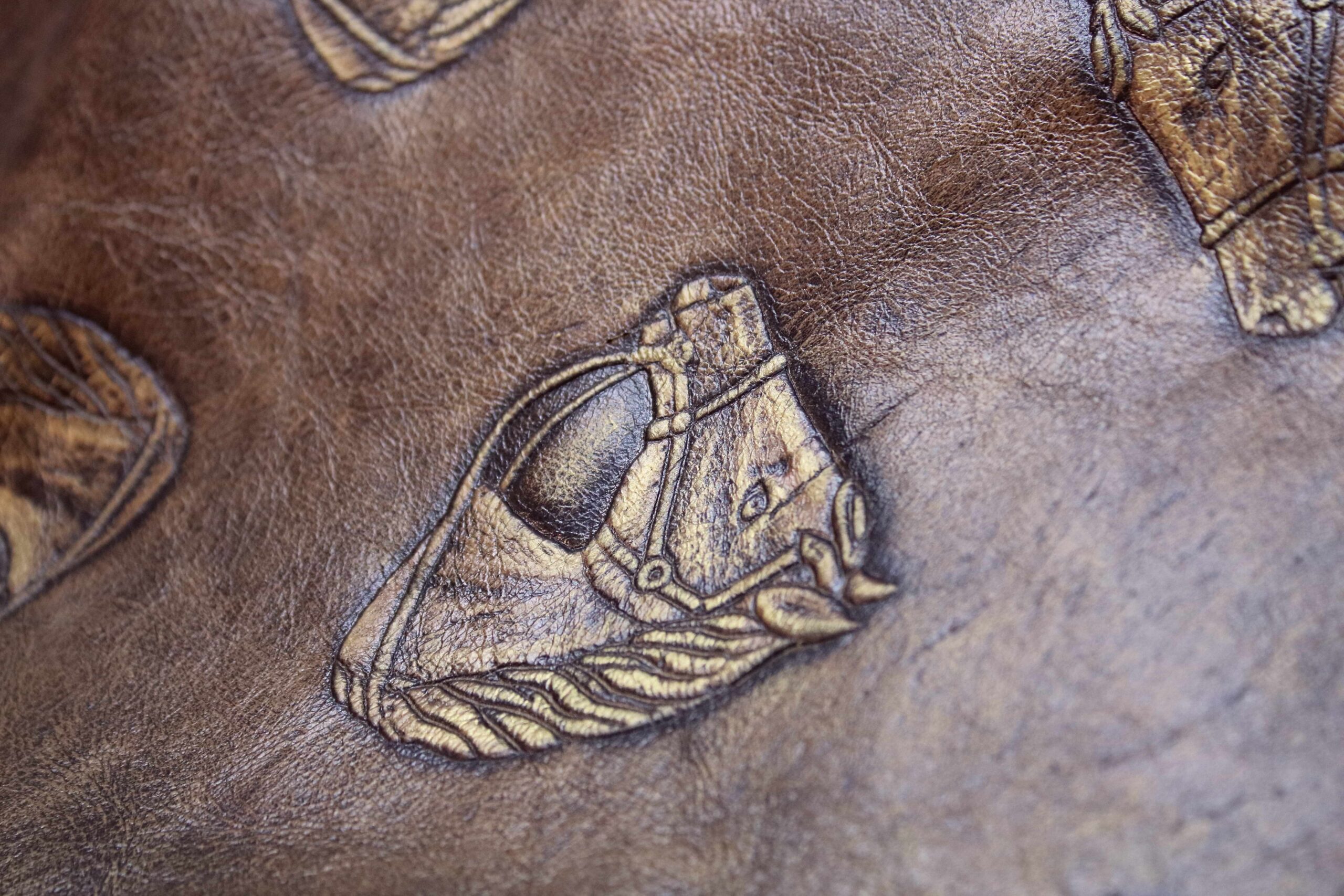 Deelight Kilim embossed calf leather horses heads classic english style brushed - Image 6